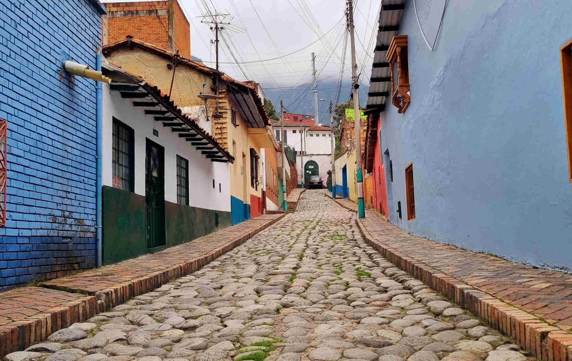  Luxembourg -> Amsterdam -> Bogota